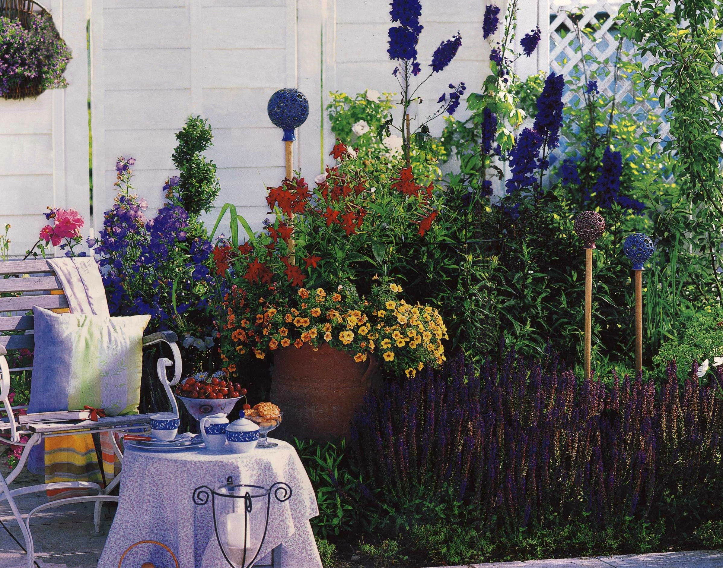Клумба в виде корзины своими руками. 12 фото вариантов | Garden arch, Garden, Plants